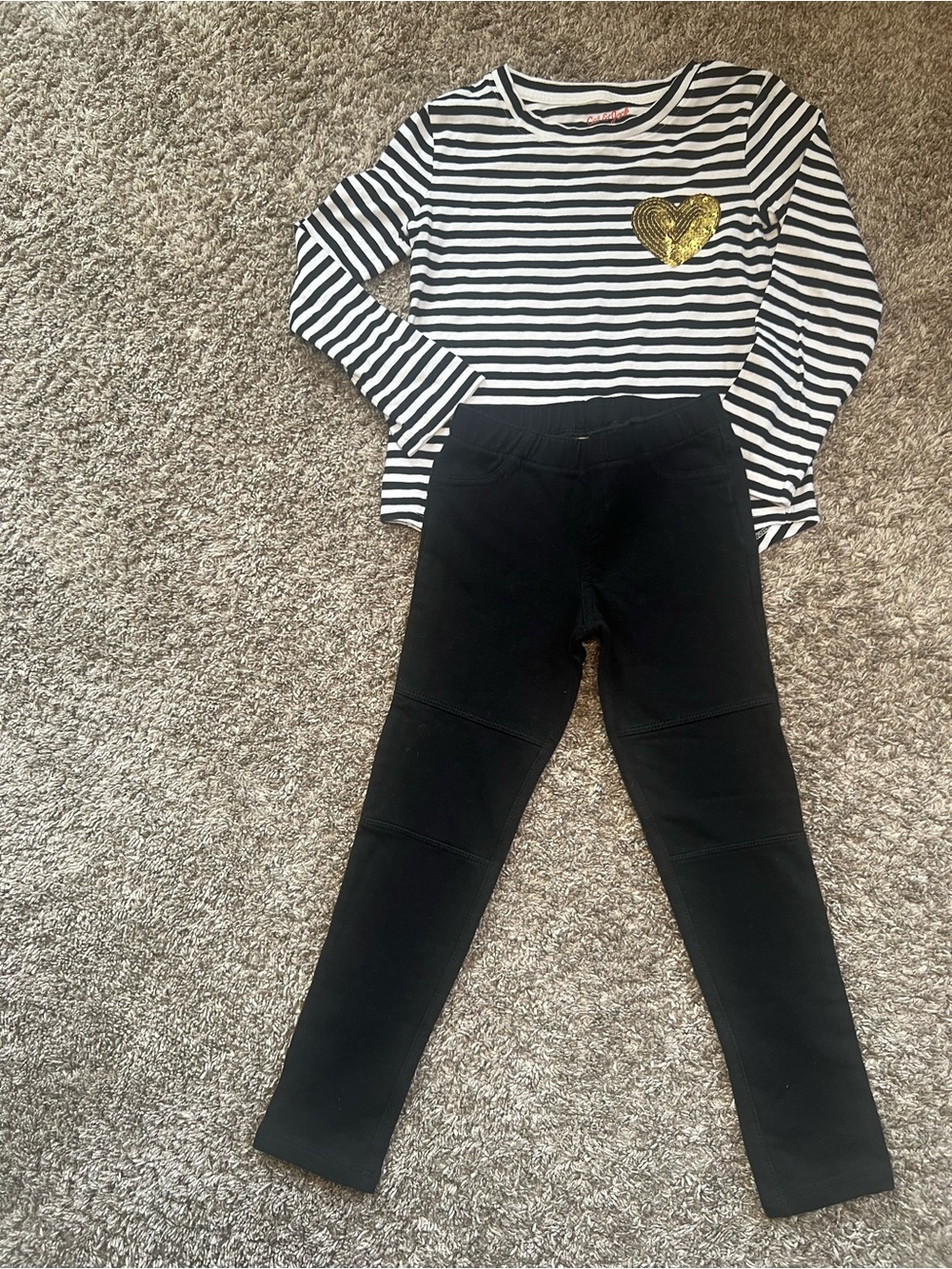 Cat & Jack Black Girls' Leggings with Gold Heart Accent Top
